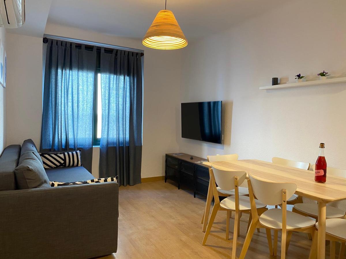 Apartments Sant Lluis Center, 2 Min Walk From The Sea Lloret de Mar Dış mekan fotoğraf
