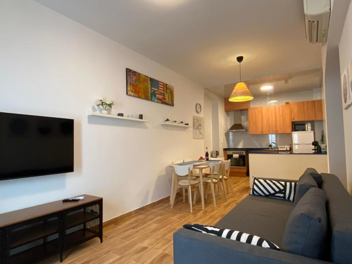 Apartments Sant Lluis Center, 2 Min Walk From The Sea Lloret de Mar Dış mekan fotoğraf