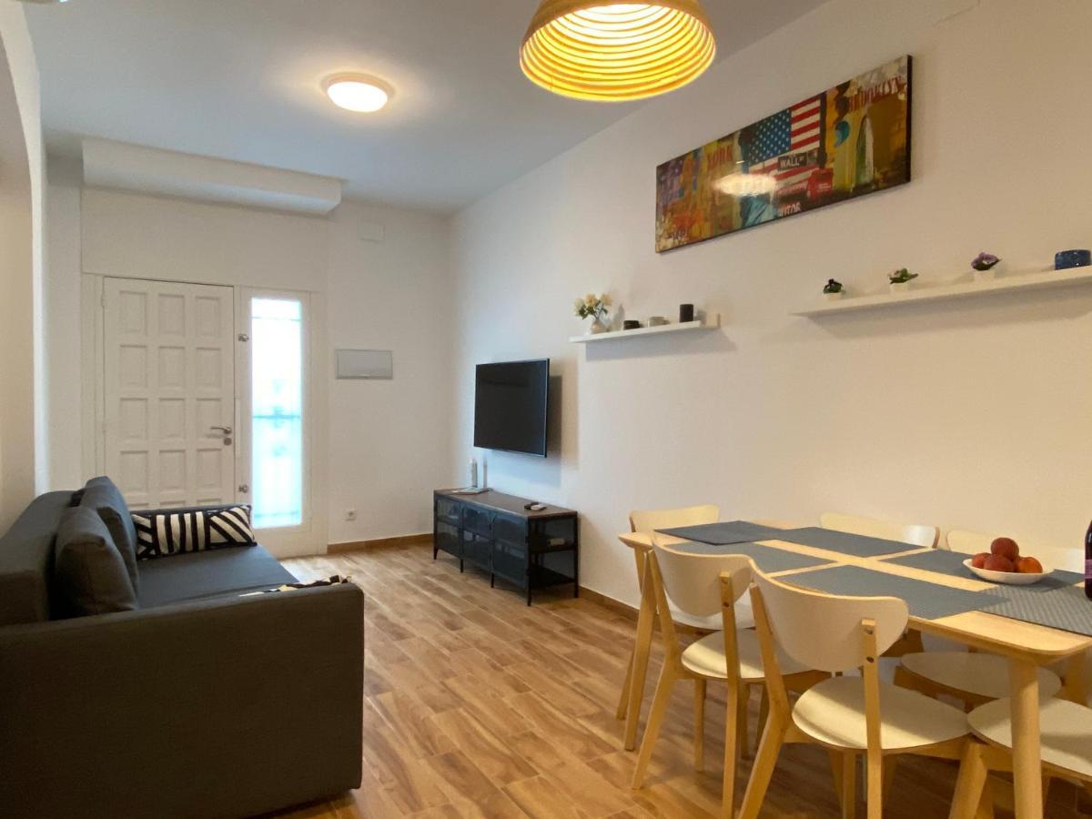 Apartments Sant Lluis Center, 2 Min Walk From The Sea Lloret de Mar Dış mekan fotoğraf
